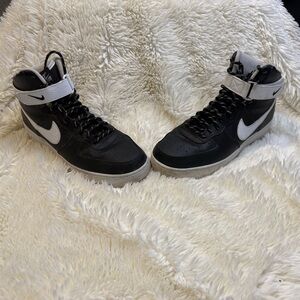 Nike men’s Black/White high top Air Force 1’s size 11 no box